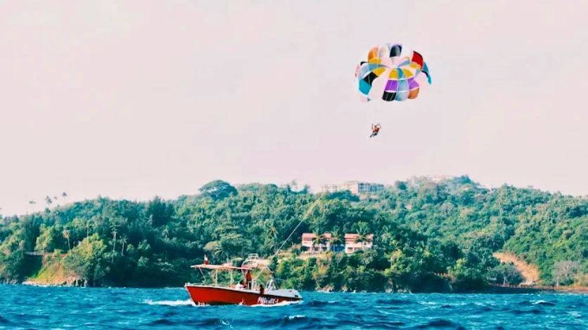 Parasailing in Havelock: What to Know Before You Fly